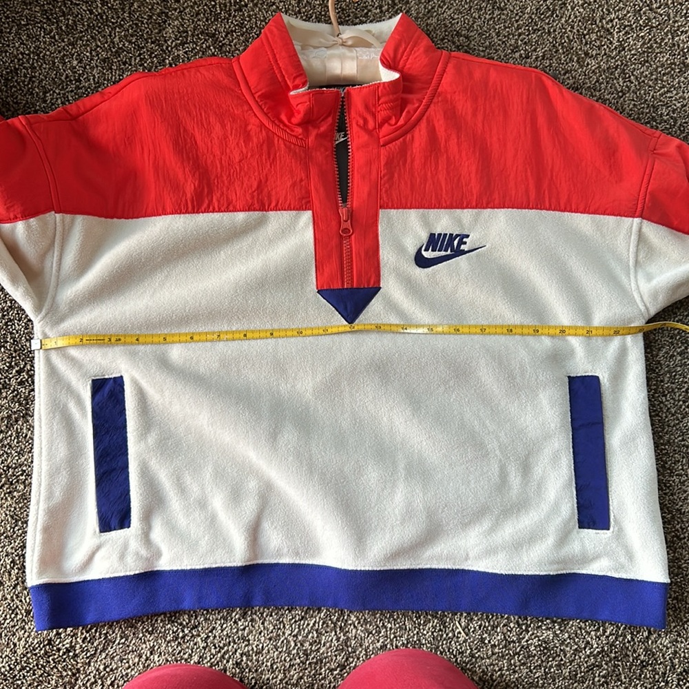 NWT Vintage style Nike women’s crop sweat shirt - Picture 4 of 5